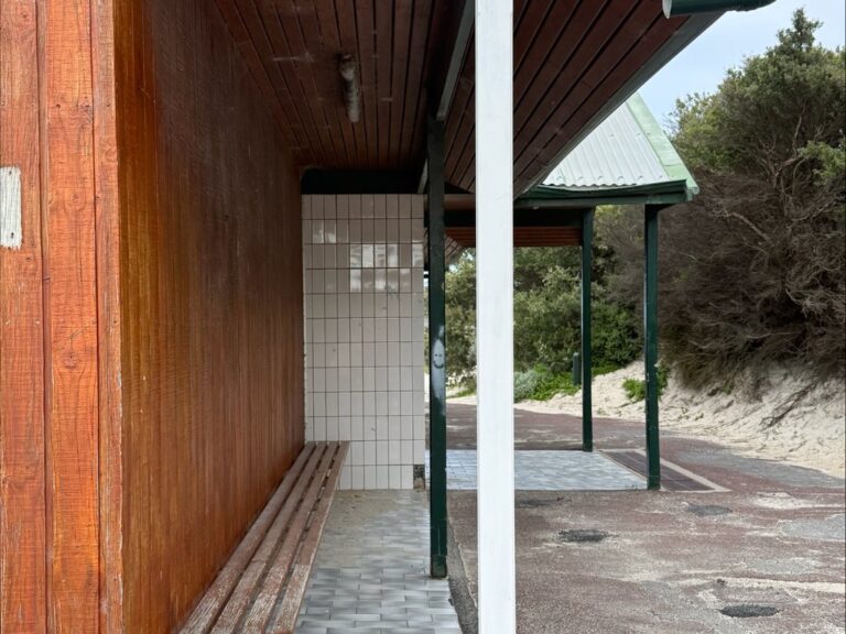 Viaduct posts & cladding by Bolden Constructions for Warrnambool City Council